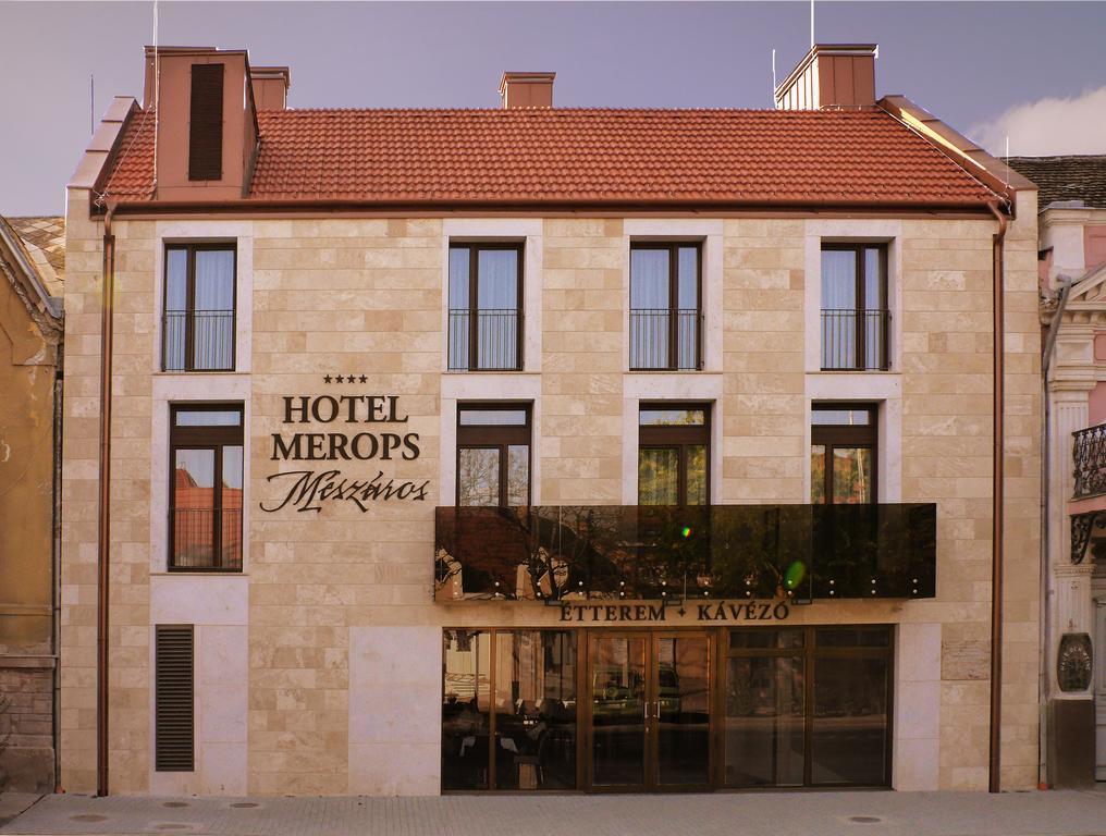Hotel Merops Meszaros Szekszárd エクステリア 写真